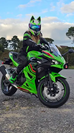 Samantha on a Kawasaki Ninja 500 (2024) Motorbike